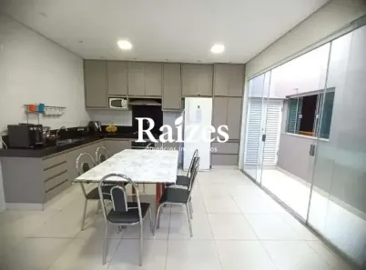 Casa com 3 Quartos à venda, 158m² no Presidente Roosevelt, Uberlândia