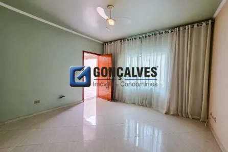 Sobrado com 4 Quartos para alugar, 240m² no Vila Camilópolis, Santo André