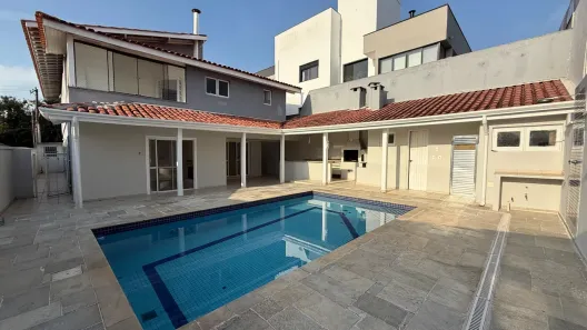 Casa de Condomínio com 4 Quartos para venda ou aluguel, 360m² no Alphaville, Santana de Parnaíba