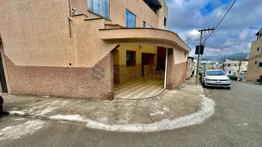 Casa com 3 Quartos à venda, 260m² no Santa Terezinha, Juiz de Fora