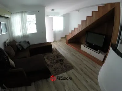Sobrado com 2 Quartos à venda, 77m² no Centro, Camboriú