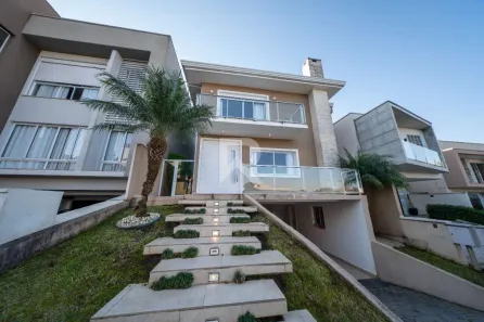 Casa com 4 Quartos à venda, 215m² no São Braz, Curitiba