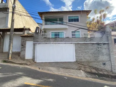 Casa com 3 Quartos à venda, 244m² no Bom Clima, Juiz de Fora