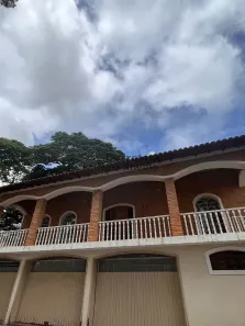Casa com 5 Quartos para alugar, 10m² no Jardim América, Jacareí