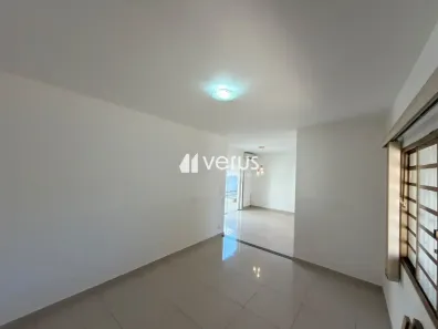 Casa com 3 Quartos para alugar, 250m² no Saraiva, Uberlândia