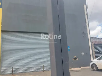 Galpão/Depósito/Armazém para alugar, 250m² no Nossa Senhora das Graças, Uberlândia