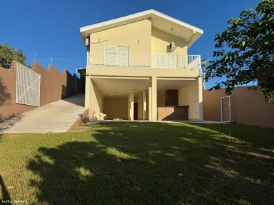 Casa com 3 Quartos à venda, 200m² no Centro (Ameliópolis), Presidente Prudente
