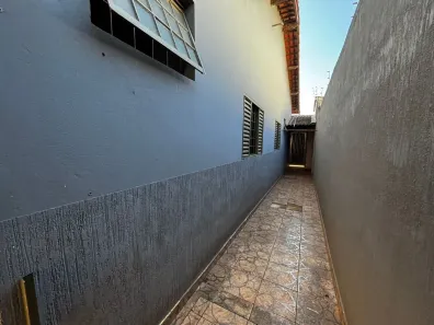 Casa com 4 Quartos à venda, 187m² no Planalto, Uberlândia