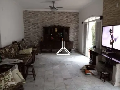Sobrado com 5 Quartos à venda, 335m² no Enseada, Guarujá