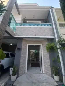 Sobrado com 3 Quartos à venda, 102m² no Novo Mundo, Curitiba