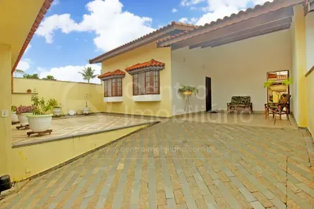 Casa com 3 Quartos à venda, 132m² no Jardim Tres Marias, Peruíbe