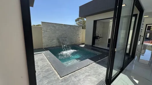 Casa de Condomínio com 3 Quartos à venda, 150m² no Jardins Barcelona, Senador Canedo