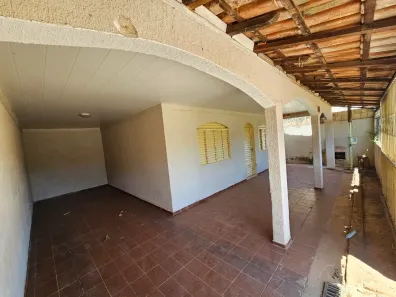 Casa com 3 Quartos à venda, 300m² no Setor Tradicional, Brasília