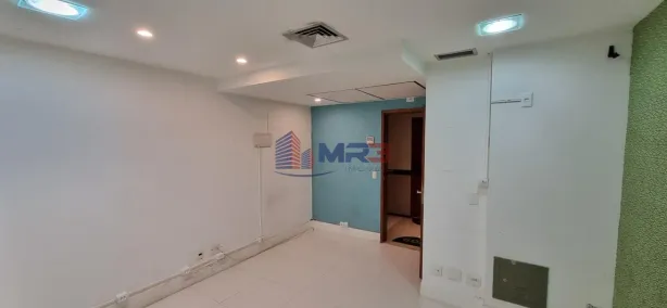 Sala Comercial para alugar, 30m² no Freguesia (Jacarepaguá), Rio de Janeiro
