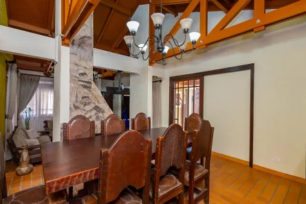 Casa com 4 Quartos à venda, 300m² no Boa Vista, Curitiba
