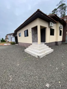 Casa com 2 Quartos para alugar, 93m² no Santa Cruz, Forquilhinha
