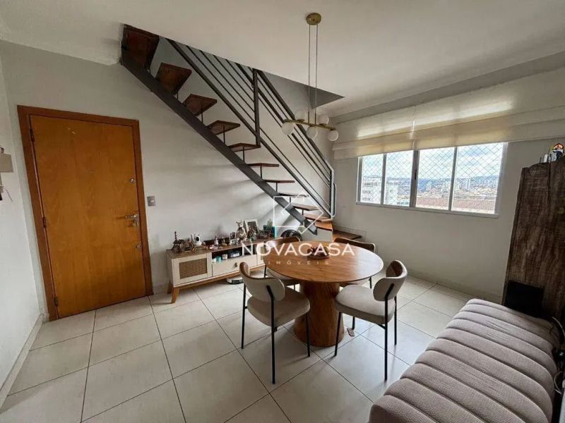 Cobertura com 2 quartos — Heliópolis, Belo Horizonte