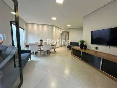 Casa com 3 Quartos à venda, 220m² no Jardim Colina, Uberlândia