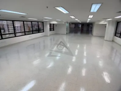 Sala Comercial para alugar, 226m² no Cambuí, Campinas