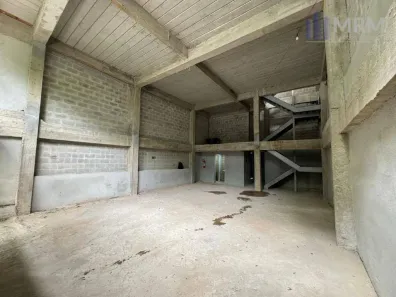 Ponto Comercial para alugar, 300m² no Santa Rosa, Niterói