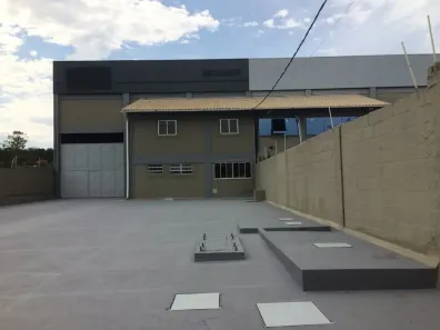 Galpão/Depósito/Armazém à venda, 1600m² no Granja dos Cavaleiros, Macaé