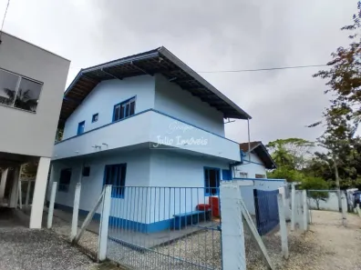 Casa com 2 Quartos para alugar, 60m² no Primeiro de Maio, Brusque