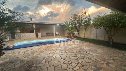 Casa com 3 Quartos à venda, 157m² no Vila Jayara, Anápolis