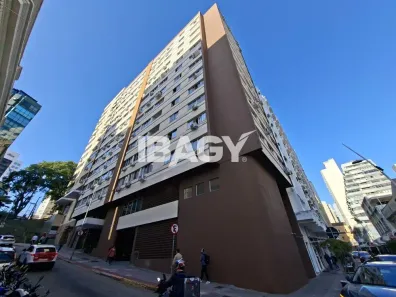 Apartamento com 2 Quartos para alugar, 84m² no Centro, Florianópolis