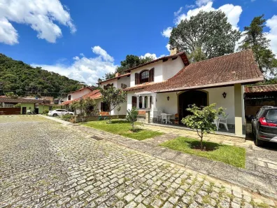 Casa de Condomínio com 3 Quartos à venda, 171m² no Várzea, Teresópolis