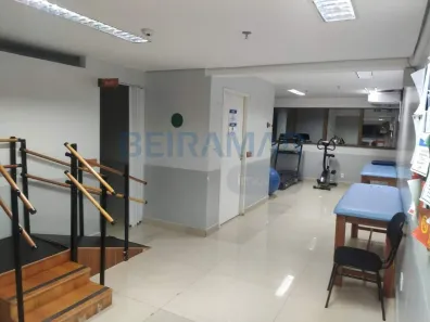 Sala Comercial para alugar, 140m² no Asa Norte, Brasília