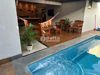 Casa com 4 Quartos à venda, 225m² no Buritis, Uberlândia