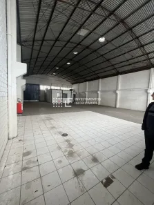 Galpão/Depósito/Armazém à venda, 300m² no Petrópolis, Porto Alegre