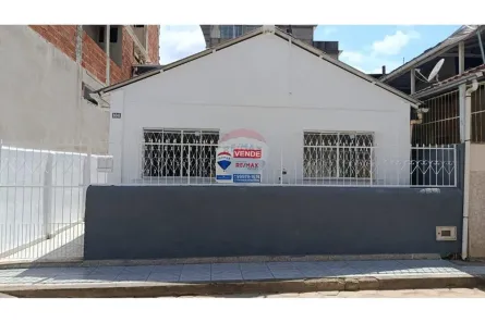 Casa com 3 Quartos à venda, 112m² no Centro, Guaçuí