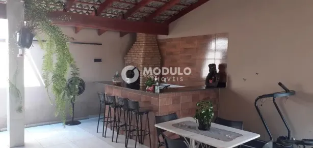 Casa com 3 Quartos à venda, 150m² no Loteamento Residencial Pequis, Uberlândia