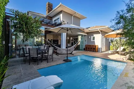 Casa de Condomínio com 3 Quartos à venda, 263m² no São Braz, Curitiba