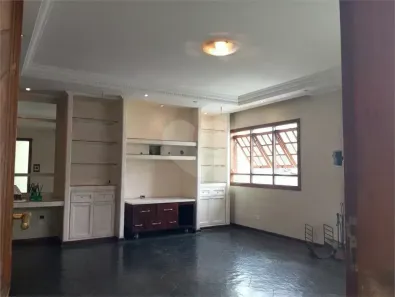 Casa com 3 Quartos à venda, 250m² no Vila Nivi, São Paulo