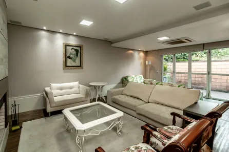Casa de Condomínio com 3 Quartos para alugar, 212m² no Jardim Carvalho, Porto Alegre