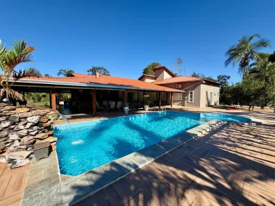 Fazenda/Sítio com 5 Quartos à venda, 674m² no , Hidrolândia