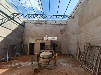 Ponto Comercial para alugar, 180m² no Santa Mônica, Uberlândia