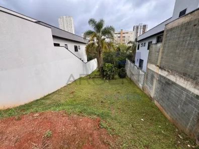 Lote/Terreno à venda, 320m² no Vila Oliveira, Mogi das Cruzes