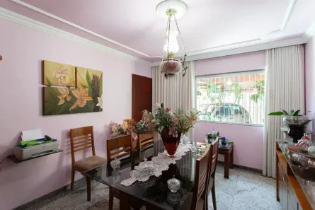 Casa com 3 Quartos à venda, 350m² no Heliópolis, Belo Horizonte
