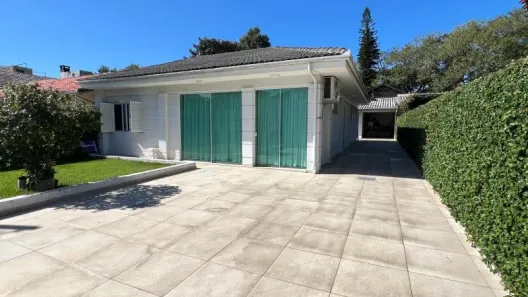 Casa com 3 Quartos à venda, 180m² no Lagoa da Conceição, Florianópolis