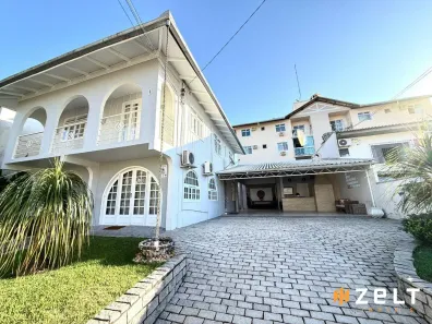 Casa com 3 Quartos à venda, 214m² no Água Verde, Blumenau