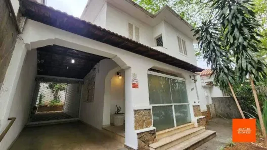 Casa com 4 Quartos para alugar, 280m² no Carmo, Belo Horizonte