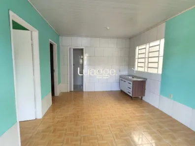 Casa com 2 Quartos para alugar, 70m² no Medianeira, Porto Alegre