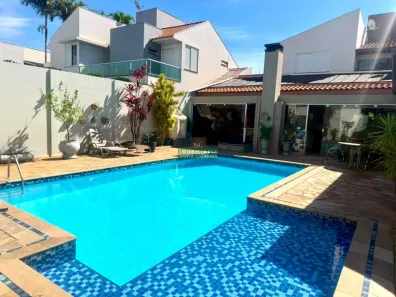 Sobrado com 4 Quartos à venda, 380m² no Jardim Iguaçu, Maringá