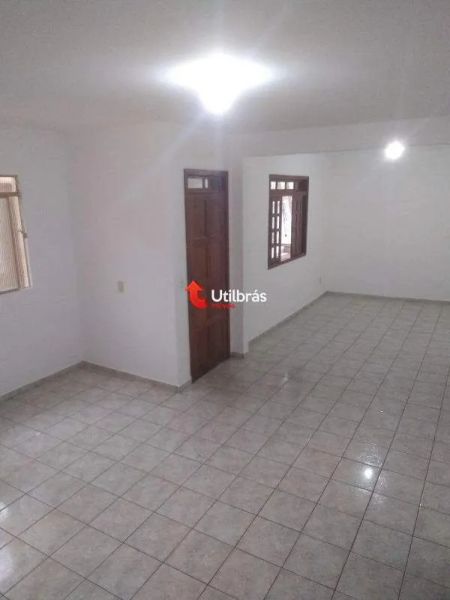 Casa com 3 quartos — Dom Joaquim, Belo Horizonte