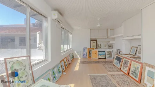 Casa com 4 Quartos à venda, 360m² no Três Figueiras, Porto Alegre