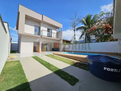 Sobrado com 3 Quartos à venda, 195m² no Jardim Mariella, Caraguatatuba
