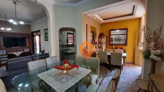 Casa com 5 Quartos à venda, 400m² no Santa Tereza, Belo Horizonte